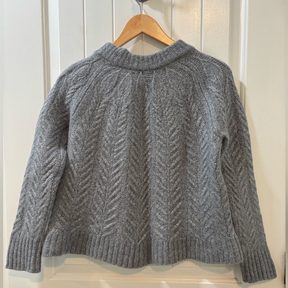 Tuckernuck Wool Blend Cable Knit Sweater Size Medium - Picture 3 of 5